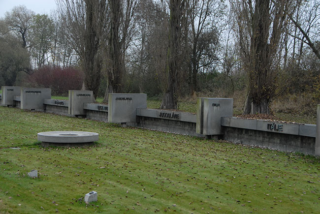 спомен-обележја страдалим у Другом светском рату у Терезину