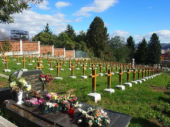 Војно гробље на Католичком гробљу у Банској Бистрици