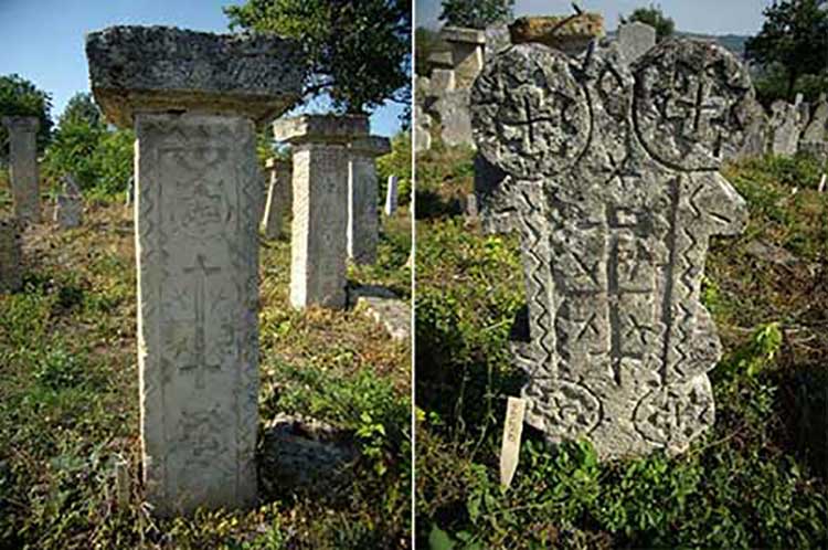 Старо гробље у Рајачким пивницама - надгробни споменици